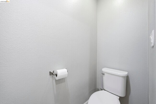 Building Photo - 817 Estancia Ter