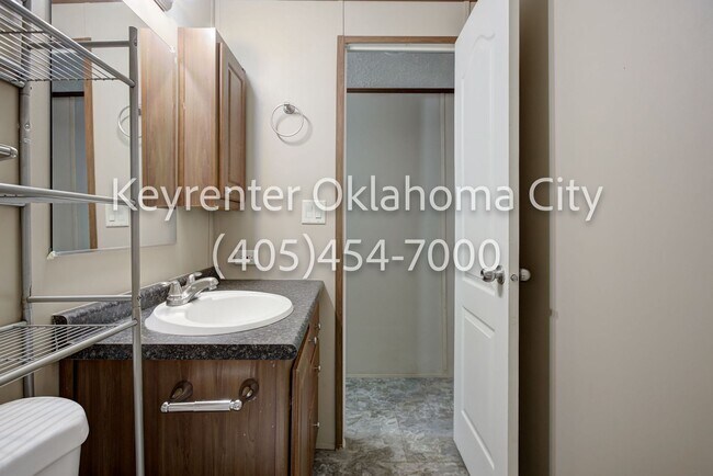 Building Photo - Spacious 2BD/1BTH Home In OakRidge Village In Spencer