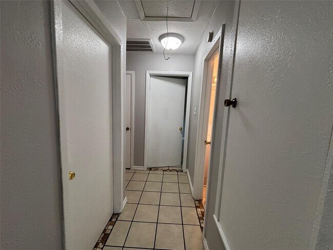 Building Photo - 11802 Sorsby Way