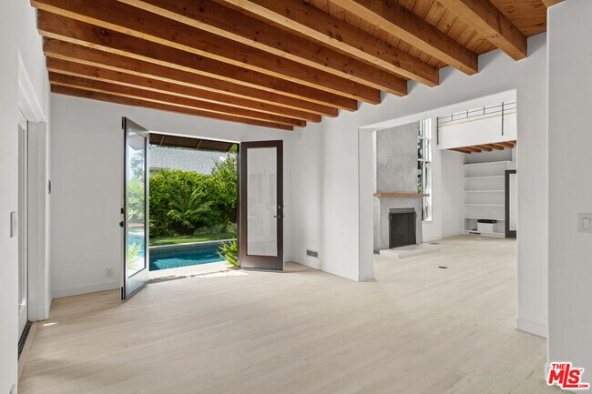 Building Photo - 524 Altair Pl