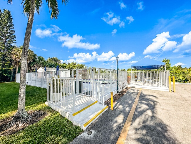 Building Photo - 4501 S Ocean Blvd