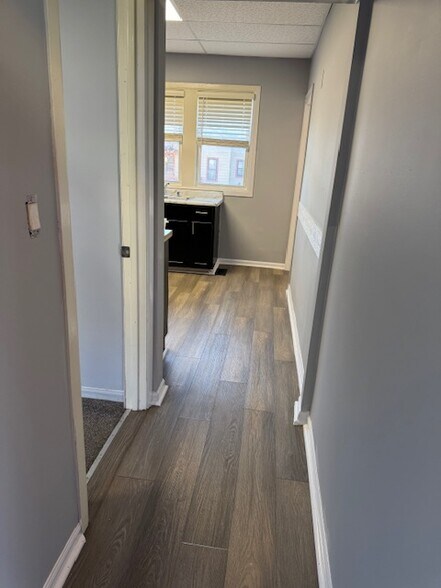 Building Photo - 482 Stella St