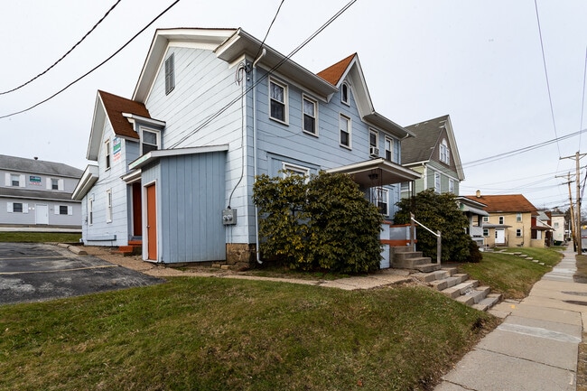 Building Photo - 854 Wayne Ave