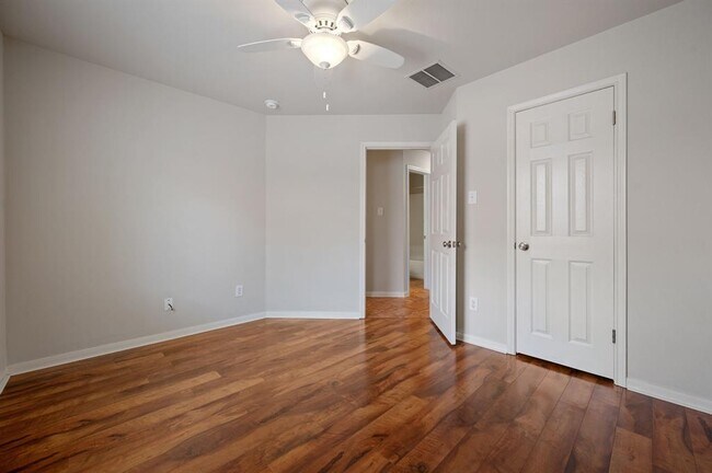 Building Photo - 20305 Kearney Hill Rd