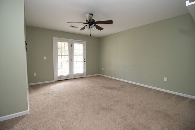 Building Photo - Elegant All-Brick 4 Bedroom Home on a Quie...
