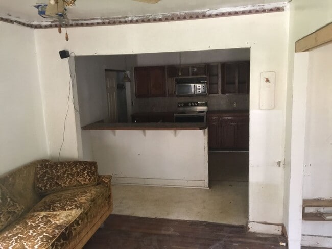 Building Photo - Coming Soon! - 2-bedroom home - No Permit Needed! - $390 MONTH / $500 DOWN