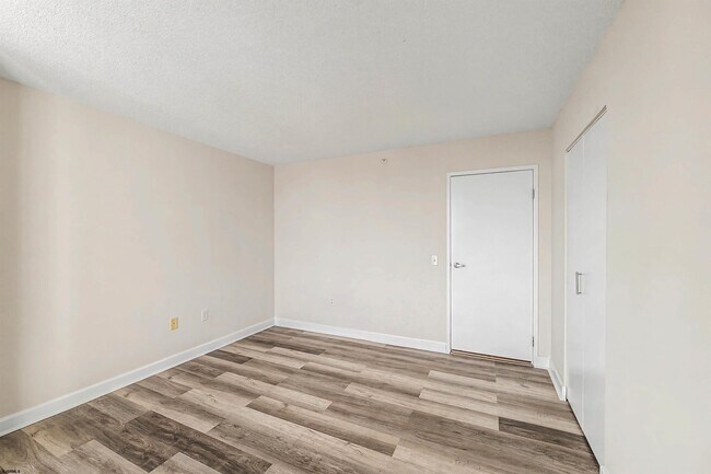 Building Photo - 526 Pacific Ave