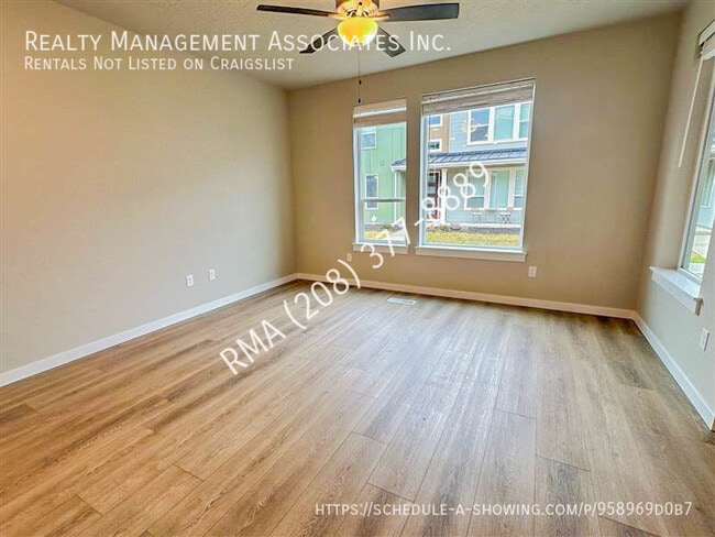 Building Photo - 412 N Traquair Ln