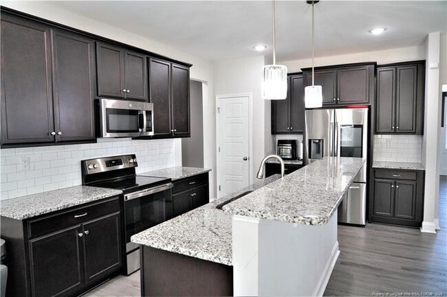 Building Photo - 113 Nairn St