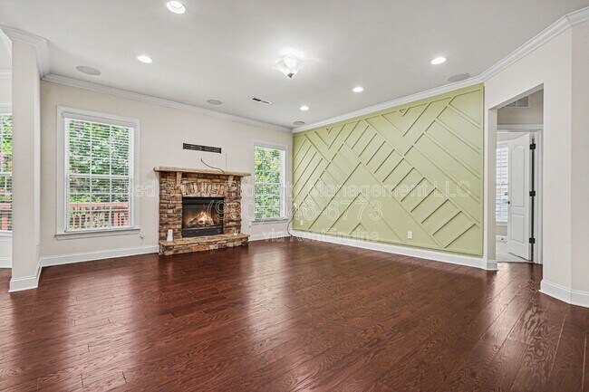 Building Photo - 655 Brookhaven Dr