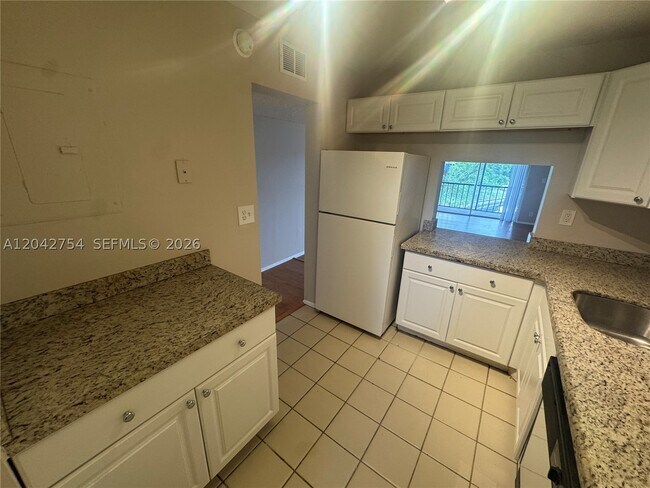 Building Photo - 7910 S Colony Cir