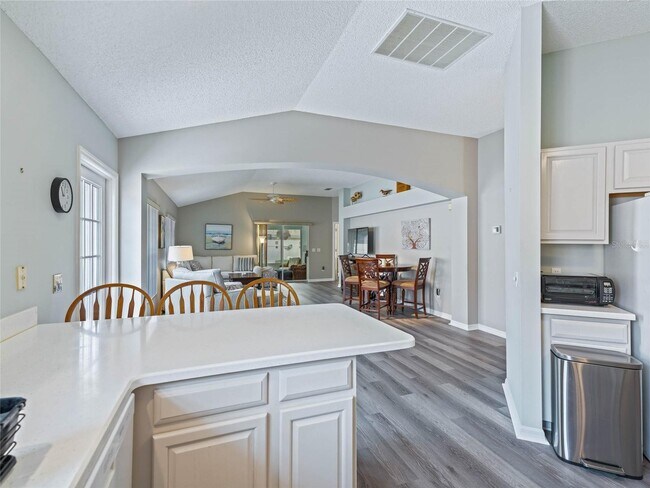 Building Photo - 901 San Benito Ln