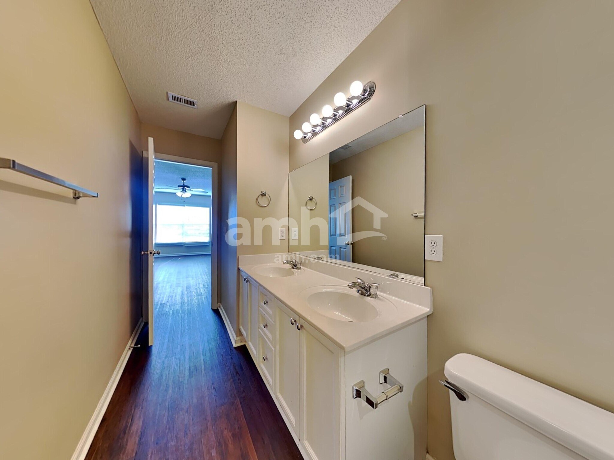 Building Photo - 405 White Bluff Ct