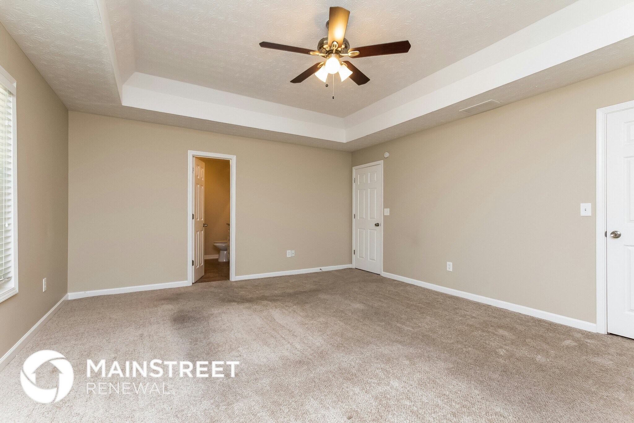 Building Photo - 2180 Castle Royale Dr