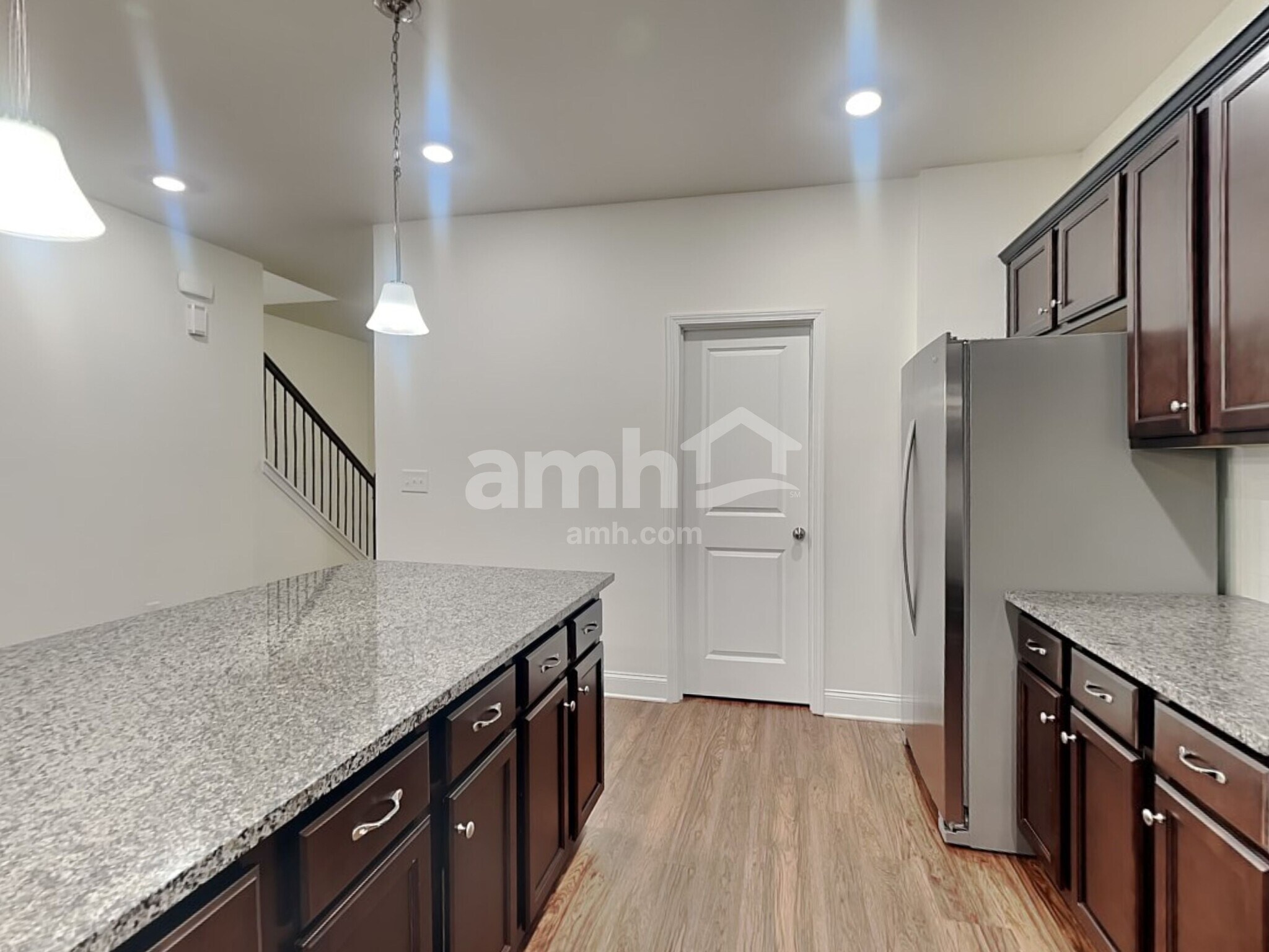 Building Photo - 425 Levon Ct