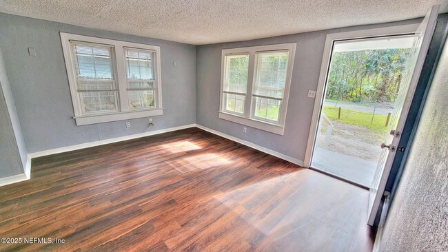Building Photo - 3553 Owen Ave