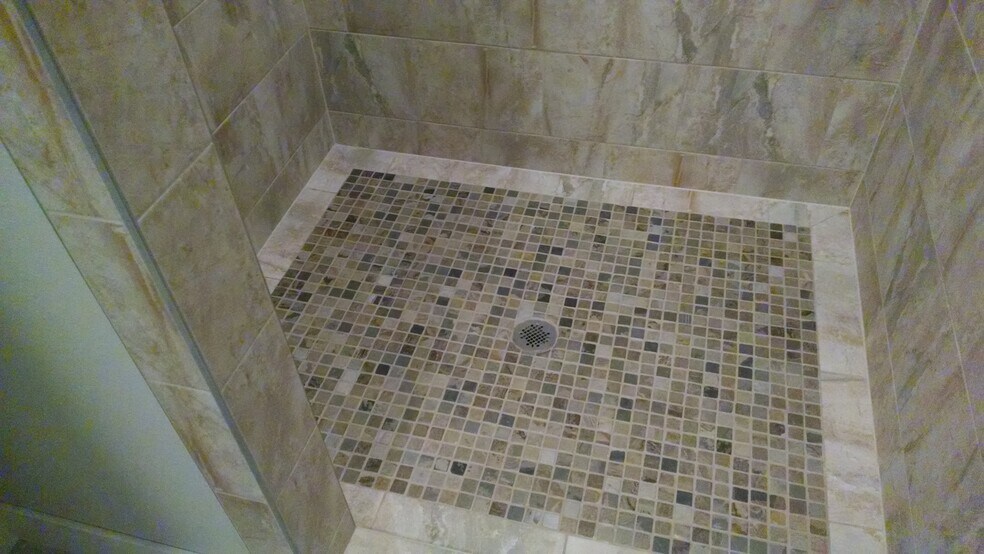 Building Photo - 617 Pierce St