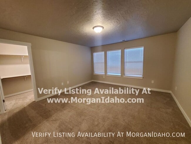Building Photo - 360 N Tessa Ln