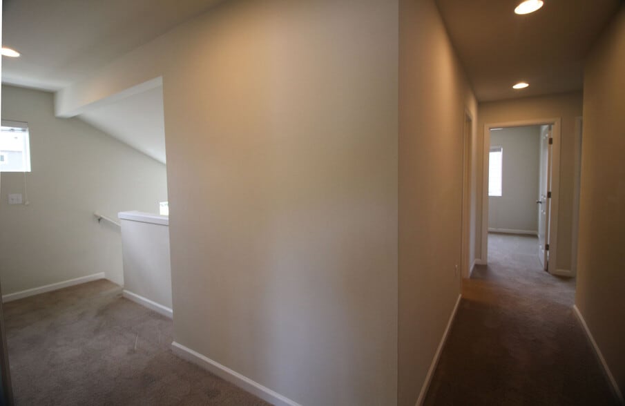 Building Photo - 3721 202nd Pl E