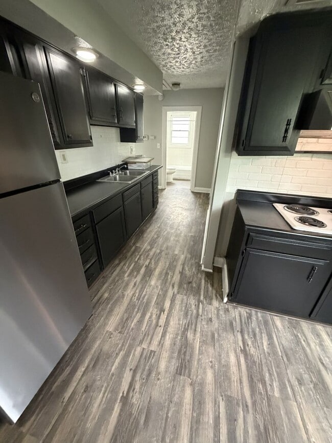 Building Photo - Nice 2BR/1Ba house