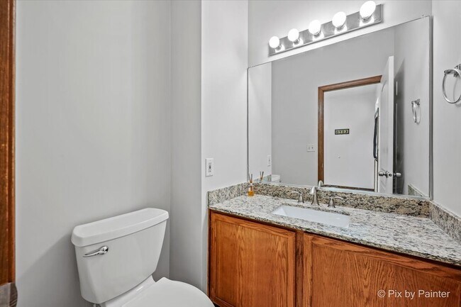 Building Photo - 1462 Division Ct