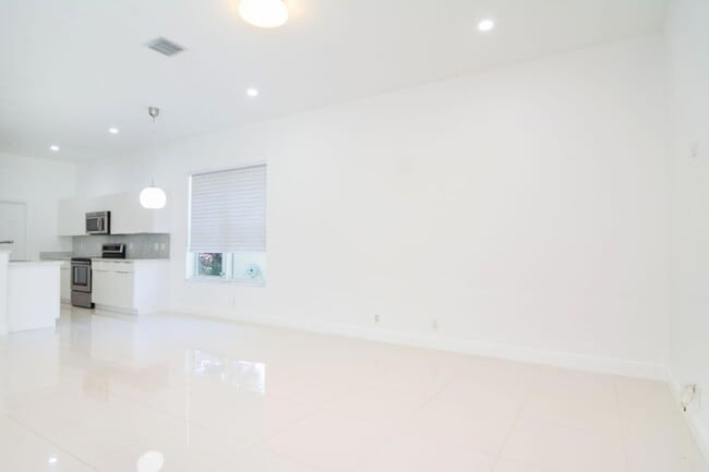 Building Photo - 2002 Schooner Ln