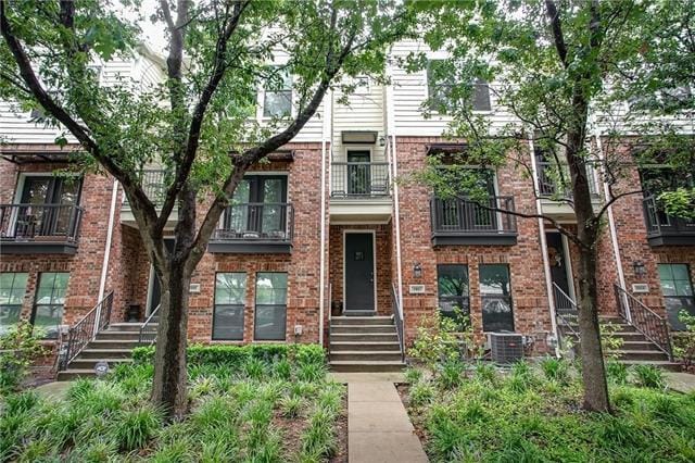 Primary Photo - 3807 Westridge Ave