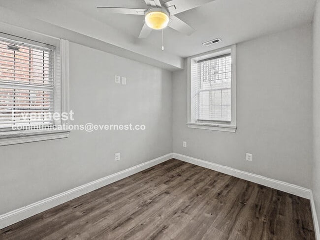 Building Photo - 2438 Callow Ave