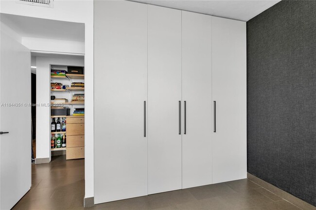 Building Photo - 7441 Wayne Ave