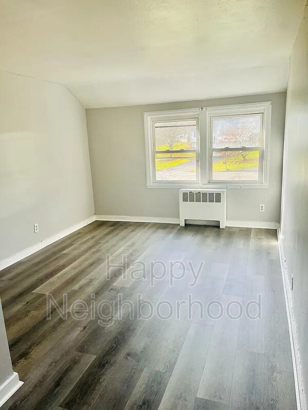 Building Photo - 153 N Ridgeland Rd