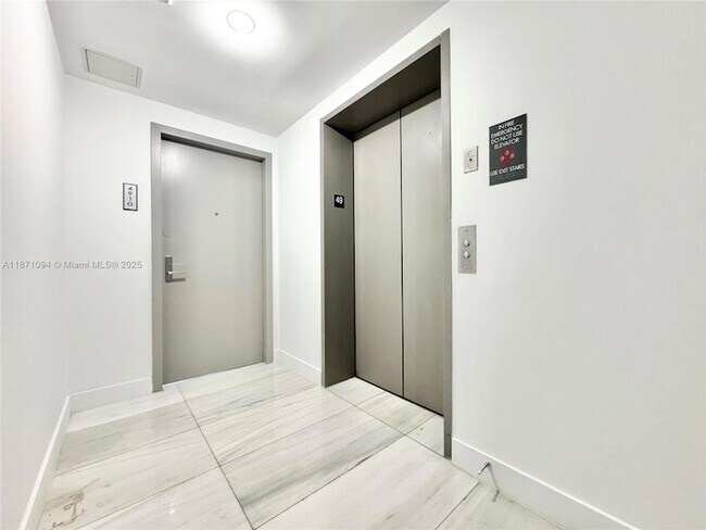 Building Photo - 488 NE 18th St