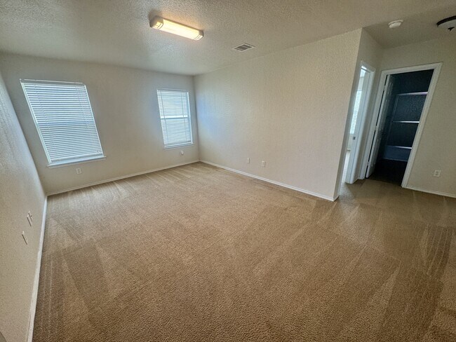 Building Photo - 8755 Sunview Park