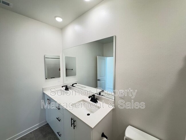 Building Photo - 35245 Orchard Trails