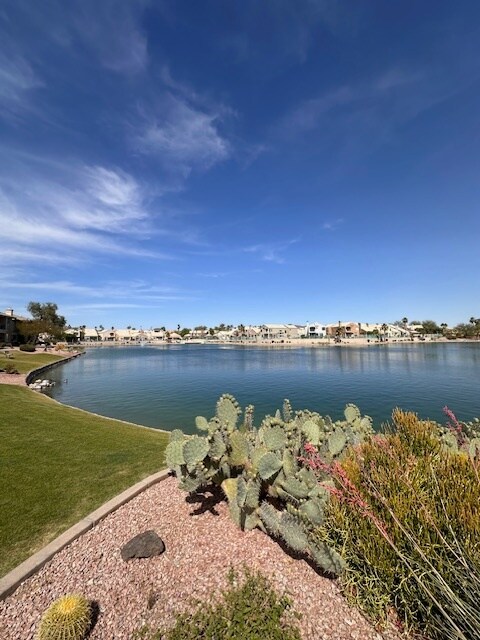 Building Photo - 16013 S Desert Foothills Pkwy