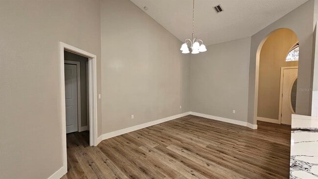 Building Photo - 18720 Oak Way Dr