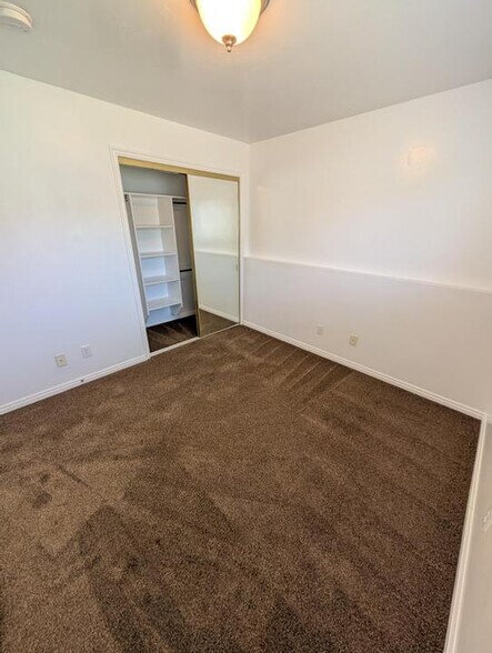 Building Photo - 370 E 1420 S