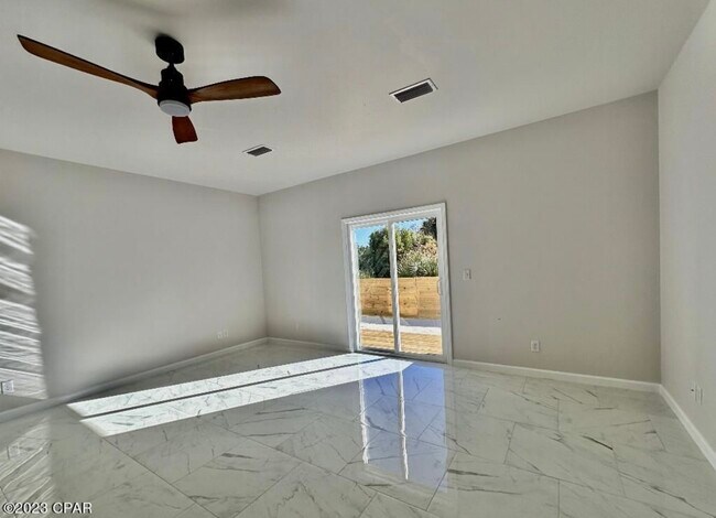 Building Photo - 2511 W 11th St