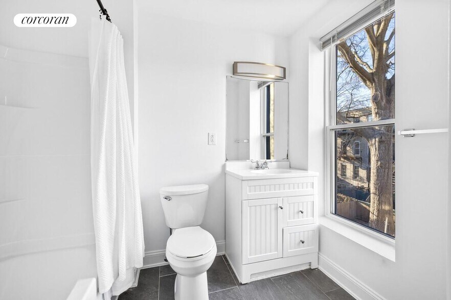 Building Photo - 773 Macon St