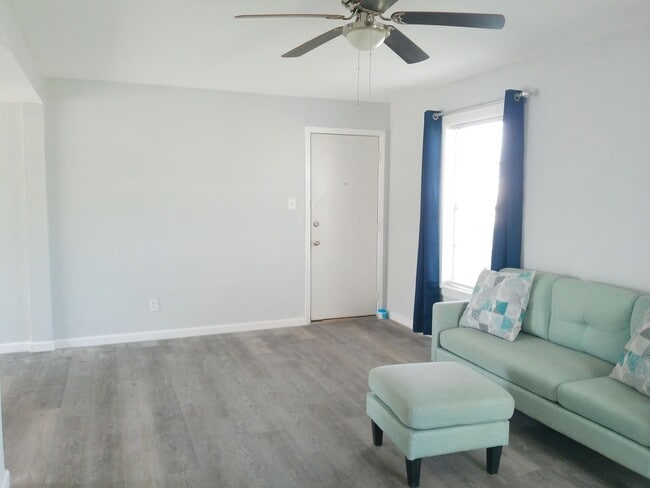 Building Photo - 829 Indiana Ave