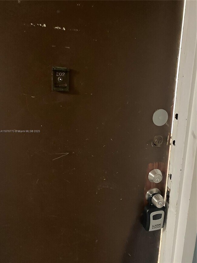 Primary Photo - 486 NW 165th St