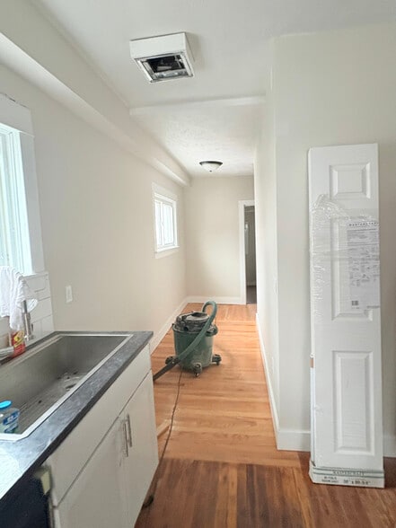 Building Photo - 146 Straight Ave NW