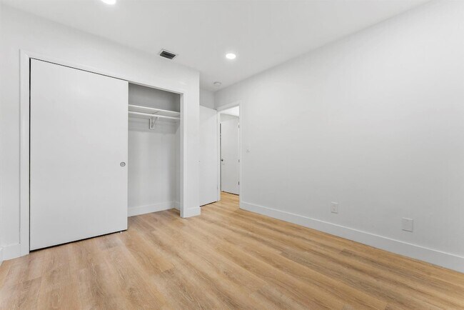 Building Photo - 632 Allen Ave