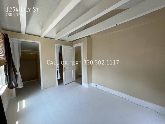 Building Photo - 1254 Lily St
