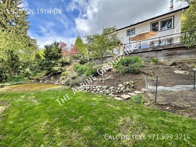 Building Photo - 4935 SW 19th Dr