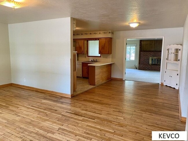 Building Photo - Awesome Four Bedroom Home by CSU Campus!