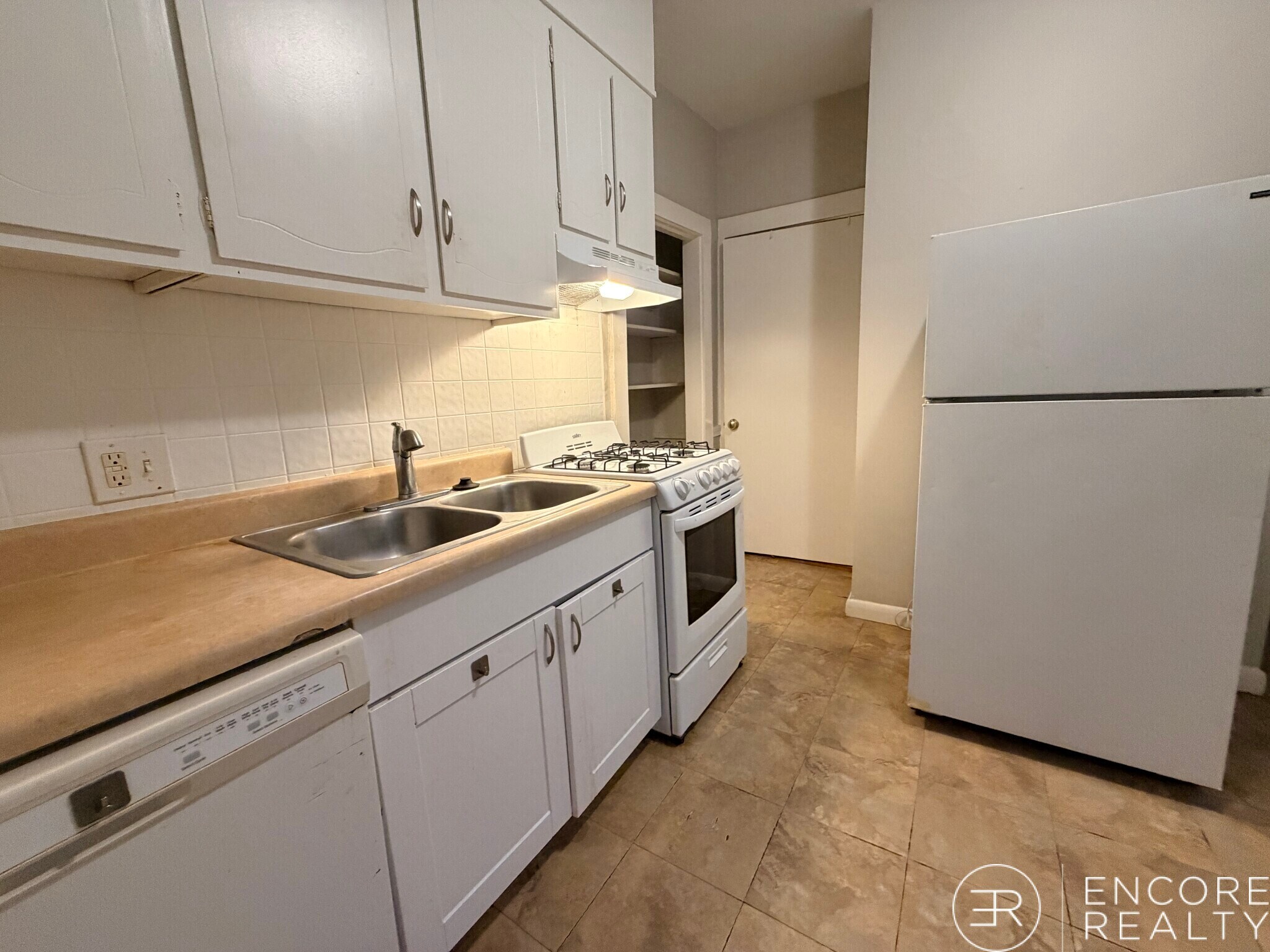 Building Photo - 9 Elmer St