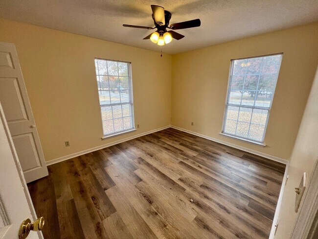 Building Photo - 446 Westgate Blvd