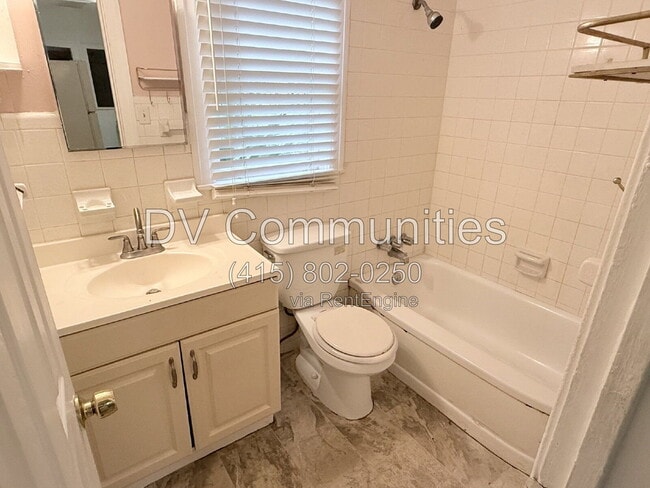 Building Photo - 776 27th Ave N