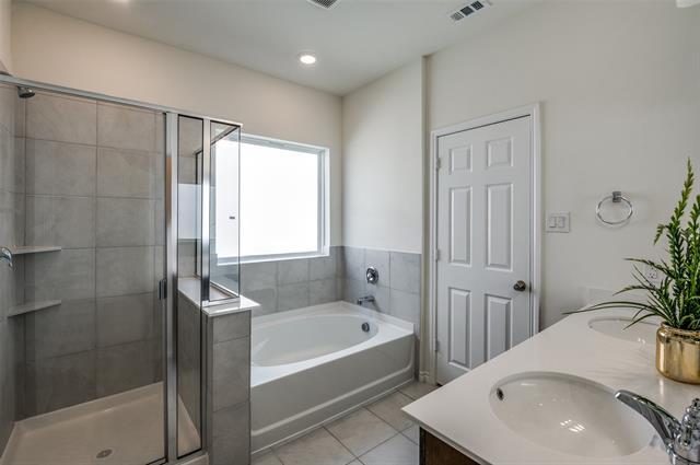 Building Photo - 3652 Highland Bayou Dr