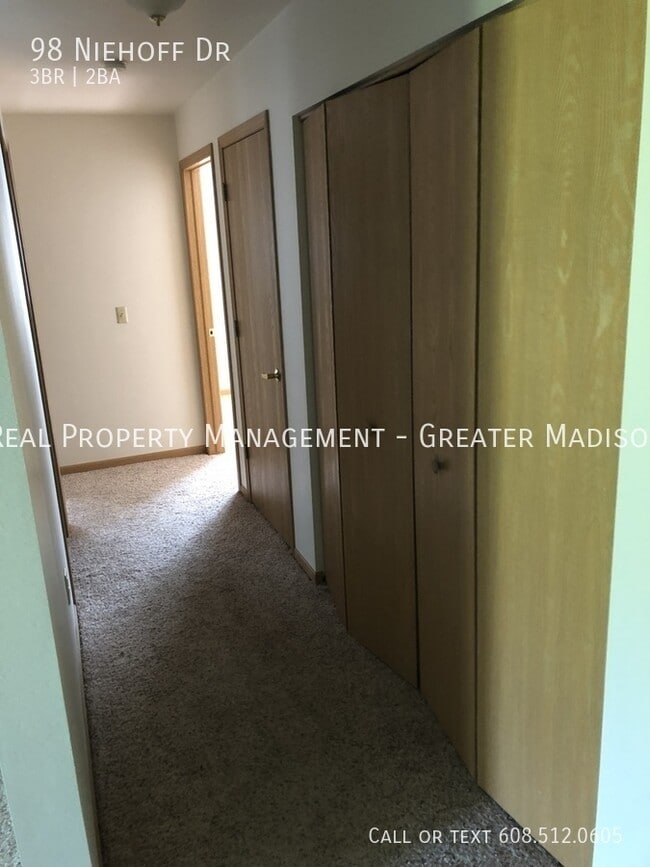 Building Photo - 98 Niehoff Dr